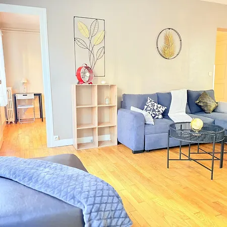 Apartament Escale 11 *